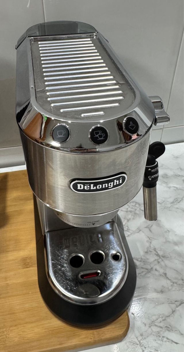 Cafetera Delonghi Dedica Pack Barista