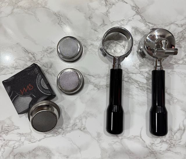 Cafetera Delonghi Dedica Pack Barista