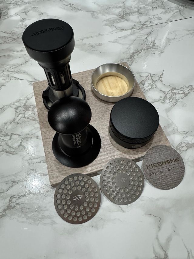 Cafetera Delonghi Dedica Pack Barista