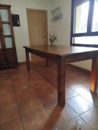 Mesa y 6 sillas madera  2 metros extensible a 2'80