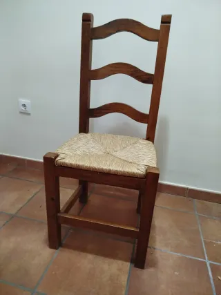 Mesa y 6 sillas madera  2 metros extensible a 2'80