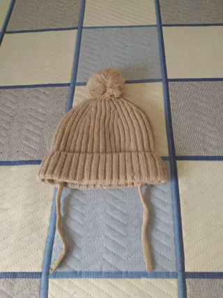 Gorro de bebé de punto con pompón 50 cm de cabeza