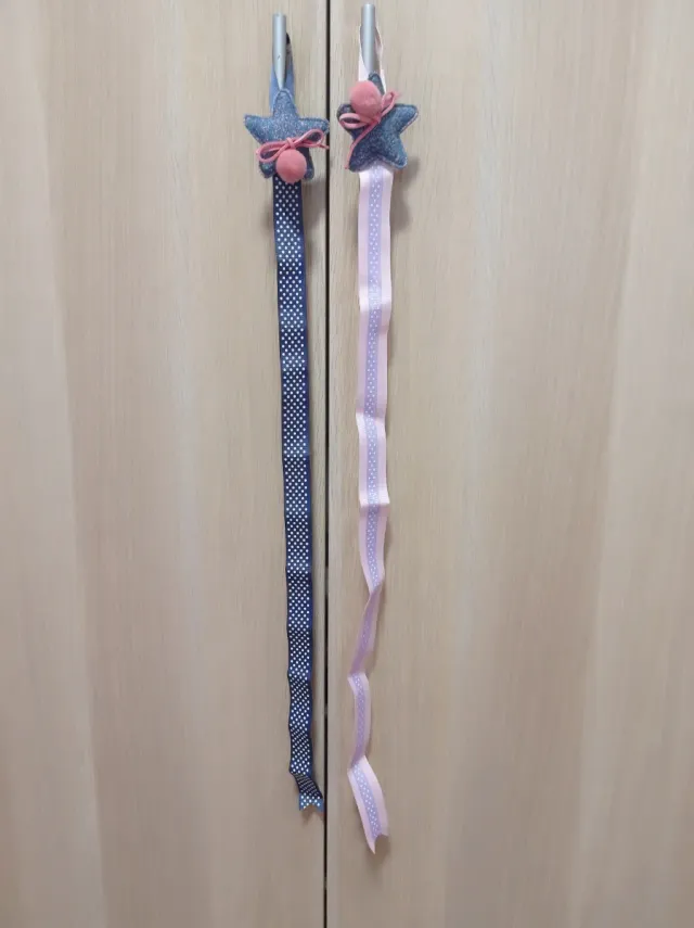 Cuelga ganchitos estrellas tela