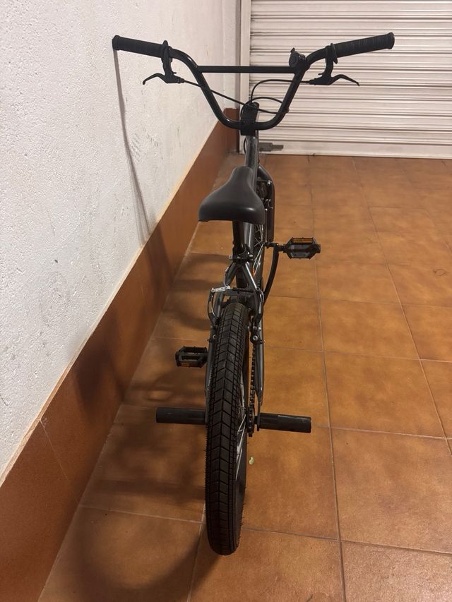 Bicicleta BMX 20 Gris