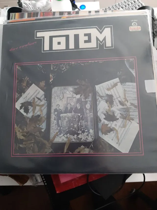 Tótem - Doce escalones