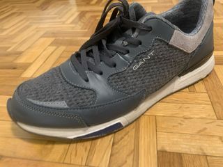 Zapatillas Gant grises y blancas