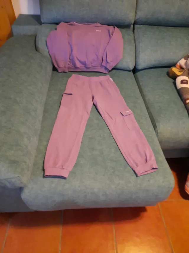 Conjunto chándal niña morado