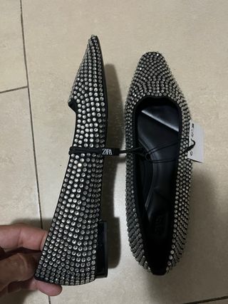 Bailarinas Zara pedrería negras y plateadas