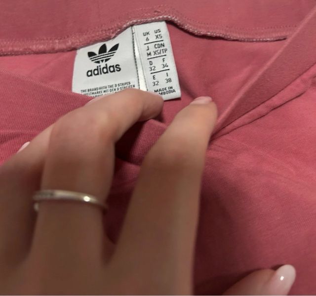 Leggings Adidas Rojo con Rayas Blancas