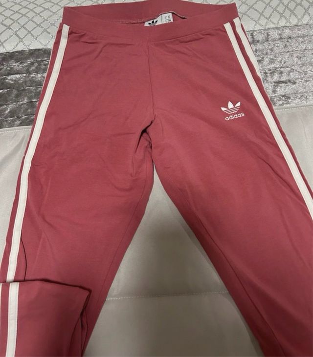 Leggings Adidas Rojo con Rayas Blancas