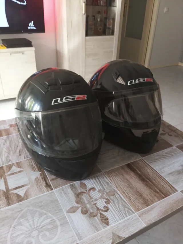 Cascos de moto LS2 negros