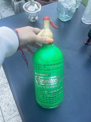 Sifón La Revoltosa antiguo cristal y plástico