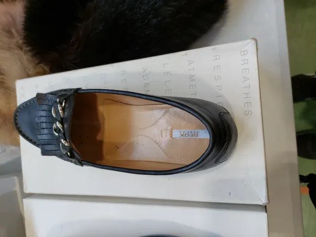 Mocasines Geox Negros con Cadena