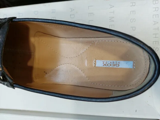 Mocasines Geox Negros con Cadena