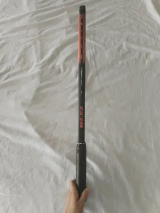 Raqueta de tenis para adultos.