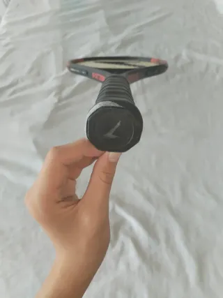 Raqueta de tenis para adultos.