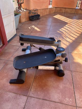 Máquina de Step para Ejercicio de piernas.
