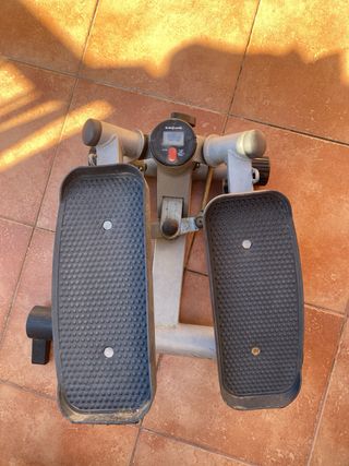 Máquina de Step para Ejercicio de piernas.