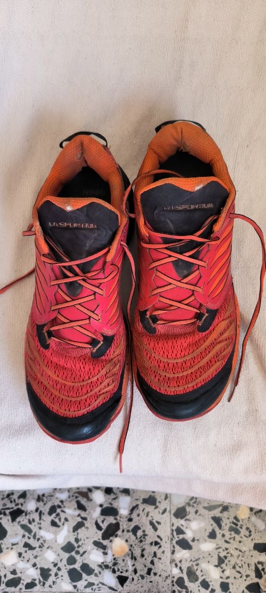 Zapatillas La Sportiva akashaNaranja/Rojo.