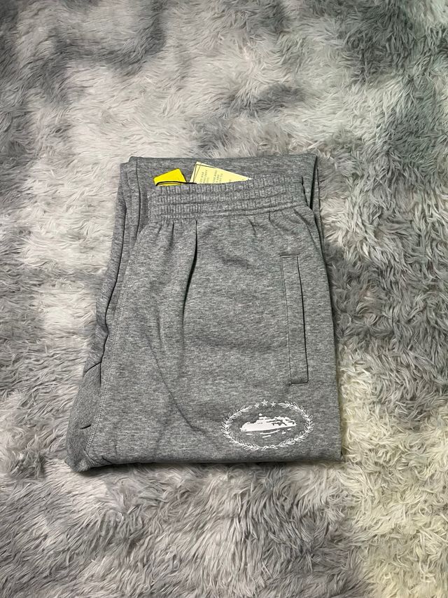 Pantalón Corteiz Gris