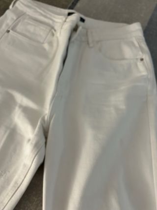 Jeans bianchi strappati