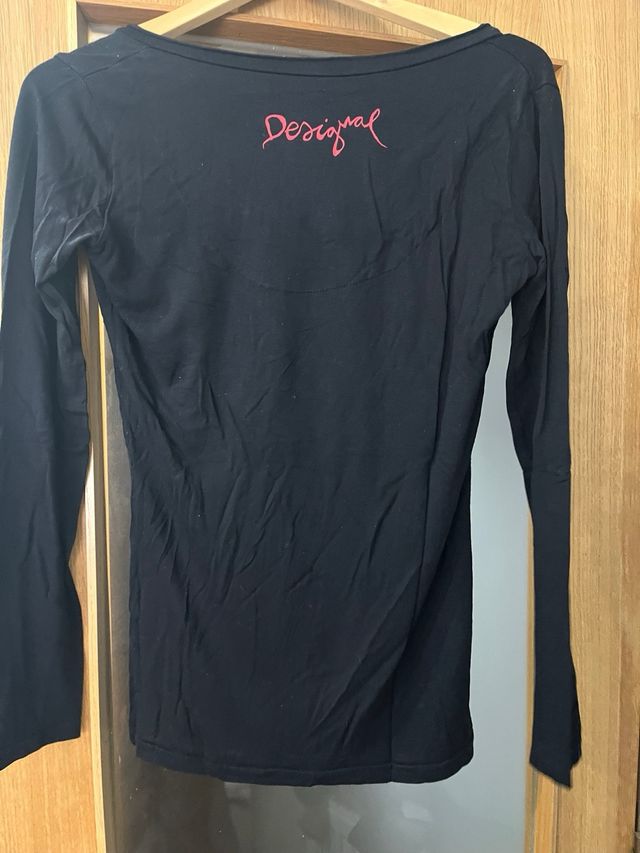 Camiseta Desigual Negra Corazón Rojo Talla M