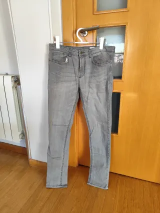 Pantalón vaquero gris hombre