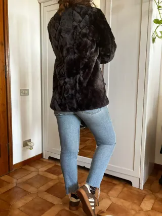 Pelliccia ecologica nera