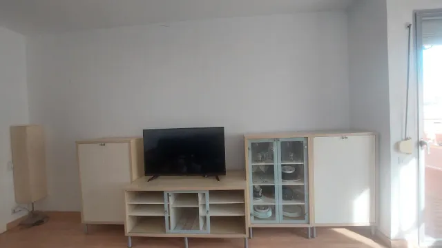 Mueble vitrina  madera y cristal