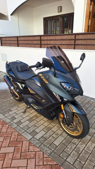 Yamaha TMAX 560