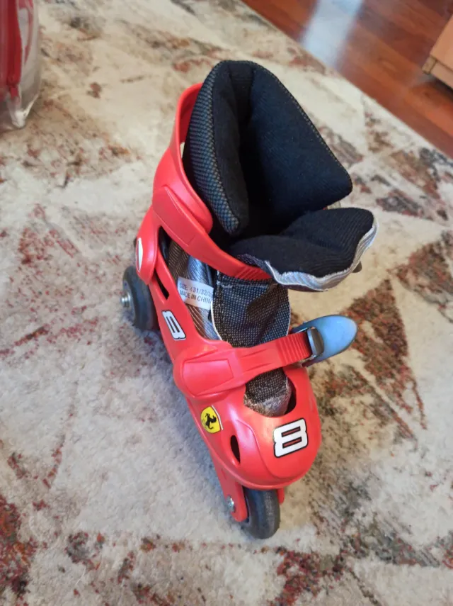 Patines Ferrari Niñ@s Talla 31/32 3 Ruedas