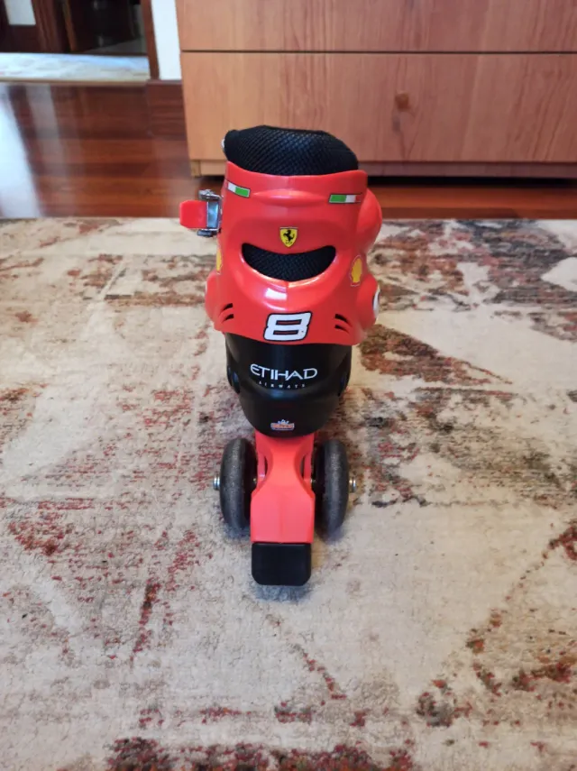 Patines Ferrari Niñ@s Talla 31/32 3 Ruedas