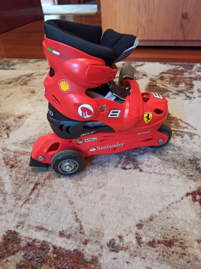 Patines Ferrari Niñ@s Talla 31/32 3 Ruedas