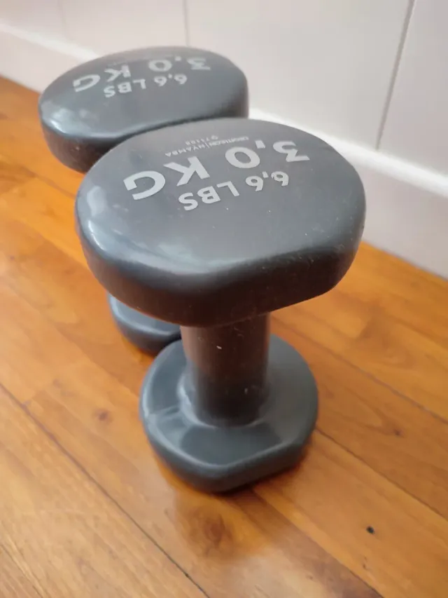 2 mancuernas de 3 kg cada una