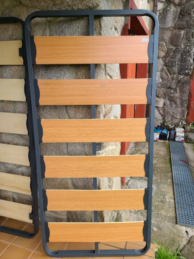 2 Somier 90x190 con patas.