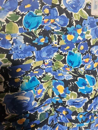 Falda Zara flores con fruncido