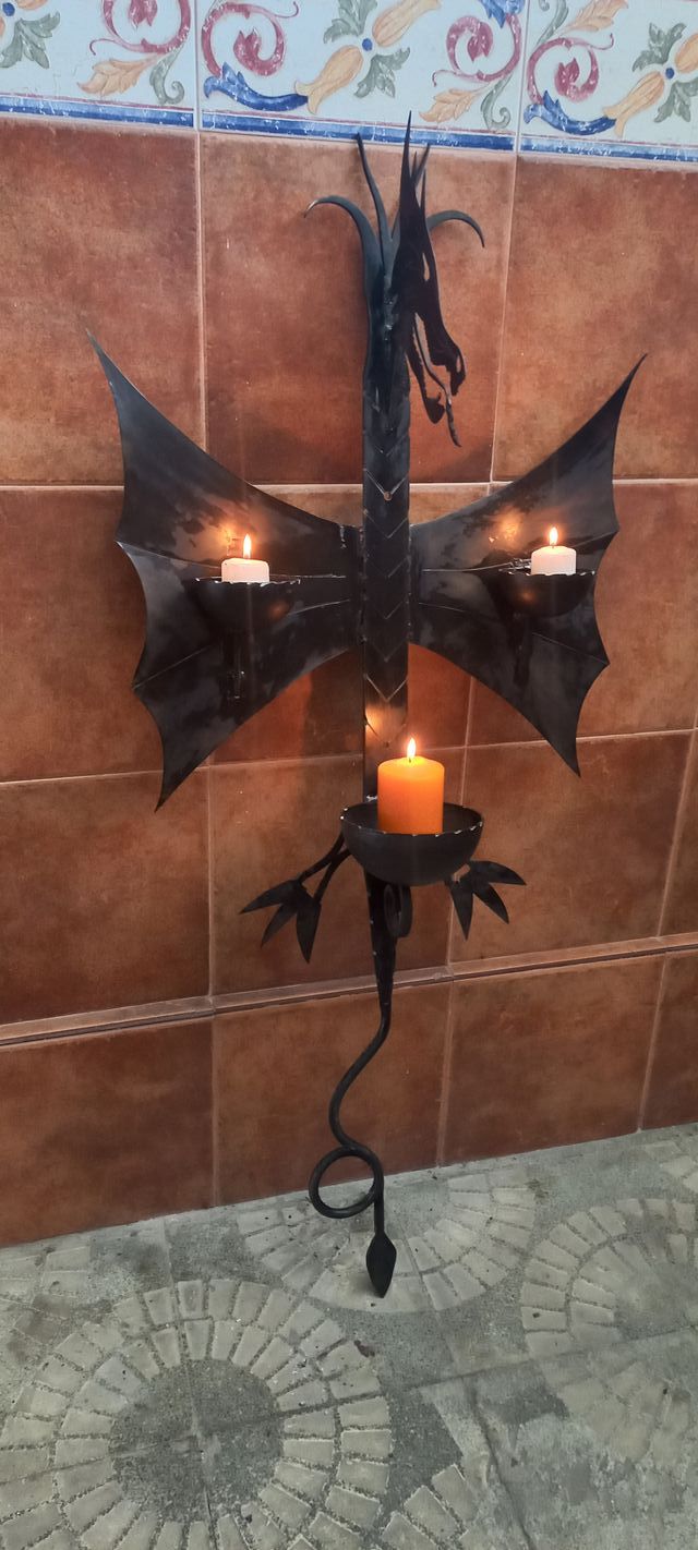 Candelabro Dragón Gótico Hierro Negro Naranja