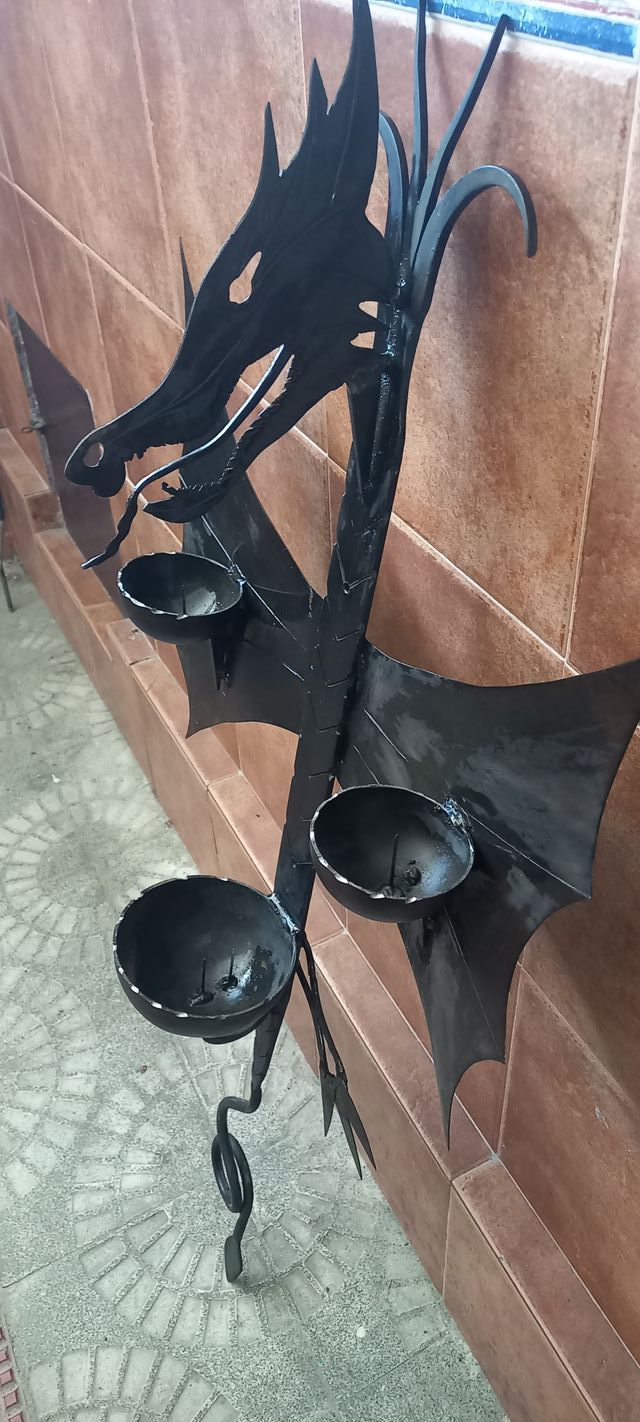 Candelabro Dragón Gótico Hierro Negro Naranja