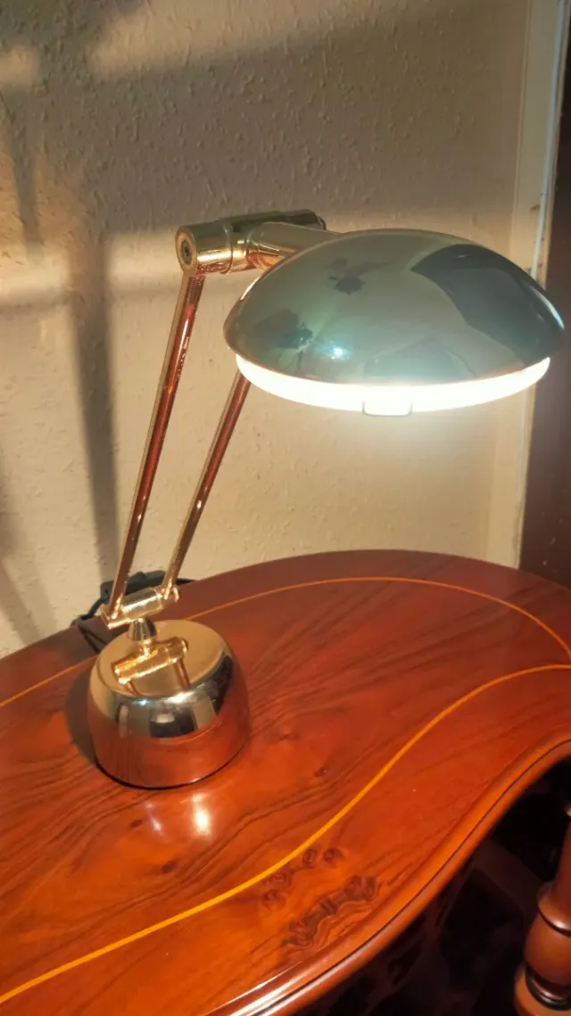 Lampada da tavolo per ufficio articolabile in stile classico