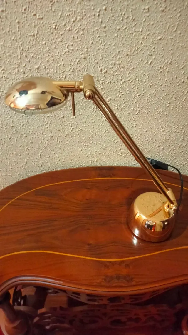 Lampada da tavolo per ufficio articolabile in stile classico