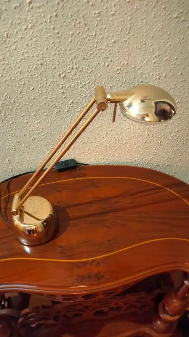 Lampada da tavolo per ufficio articolabile in stile classico