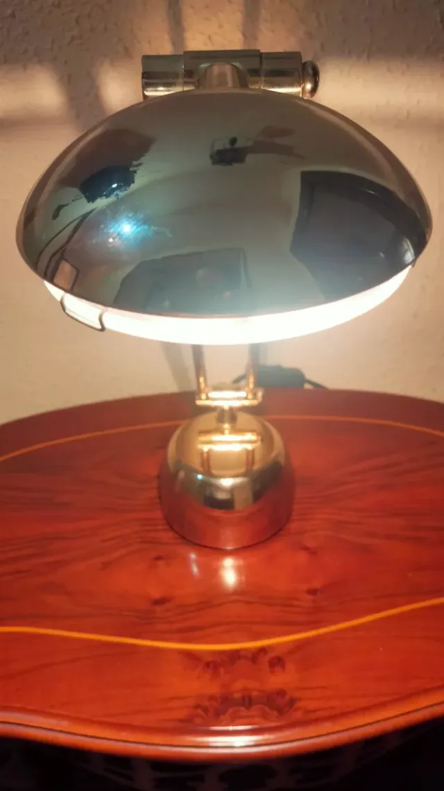 Lampada da tavolo per ufficio articolabile in stile classico