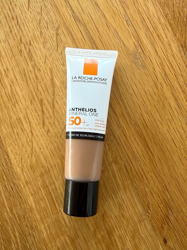 La Roche-Posay Anthelios Mineral One Dark Brown