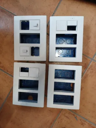 Conjunto puestos de trabajo para pared SIMON, 5ud