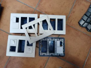 Conjunto puestos de trabajo para pared SIMON, 5ud