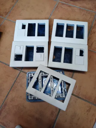 Conjunto puestos de trabajo para pared SIMON, 5ud