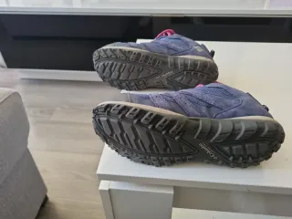 Zapatillas senderismo Columbia azules y rosas