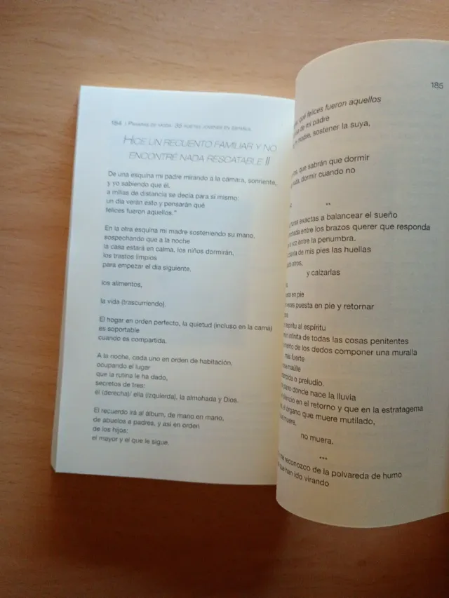 Pasarás de moda 35 poetas jóvenes en español