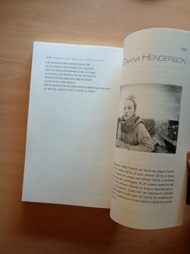 Pasarás de moda 35 poetas jóvenes en español