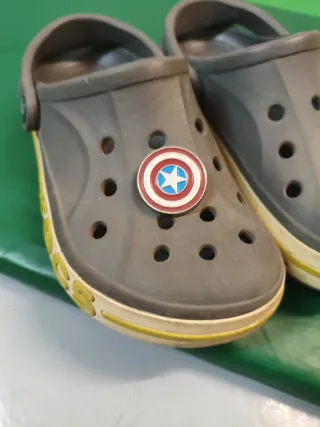 Crocs niño Talla 36/37 Gris